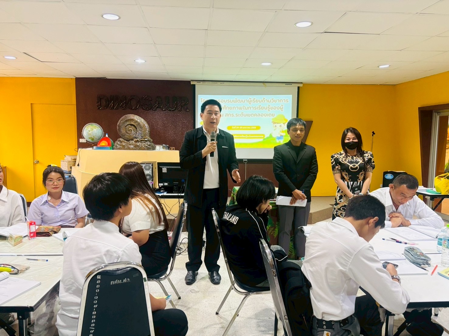 โครงการอบรมพัฒนาผู้เรียนด้านวิชาการเพื่อเพิ่มศักยภาพในการเรียนรู้ของผู้เรียน สกร.ระดับเขตคลองเตย